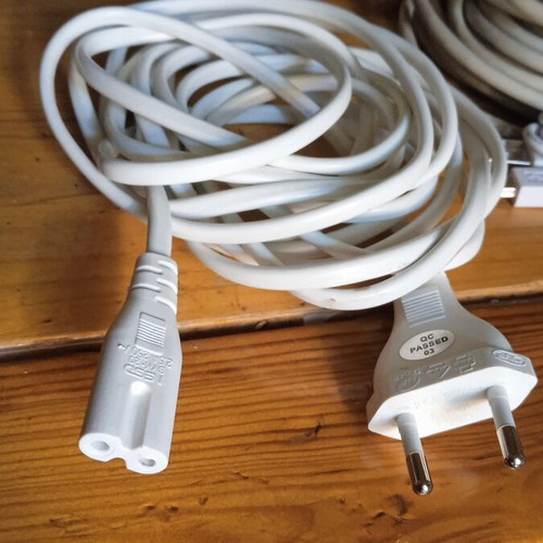 Cables USB, adaptors, Ethernet cables like new, all or separate