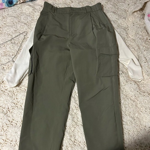 Zara high-waist khaki women's pants like new with cargo pockets