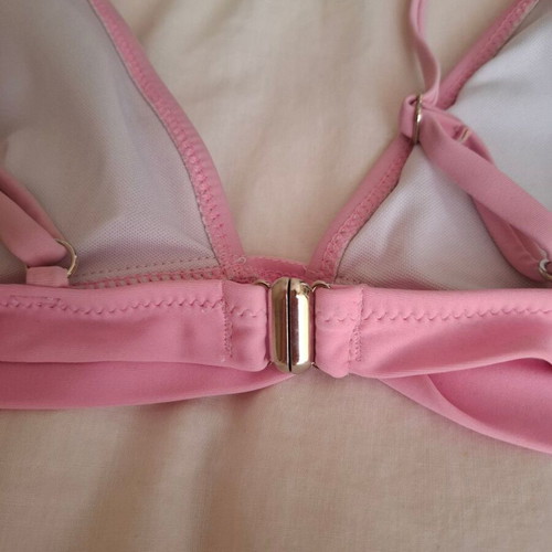 Pink bikini top like new, triangle with metal clasp