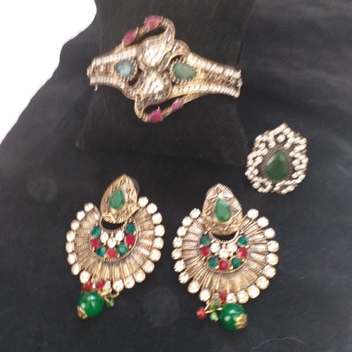 Jewelry set bronze with semi-precious stones new