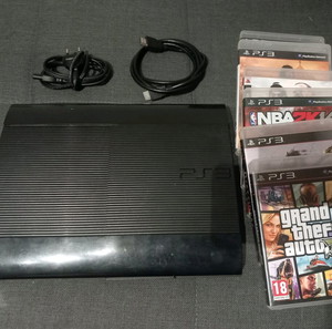 PlayStation 3 Super Slim + 6 games