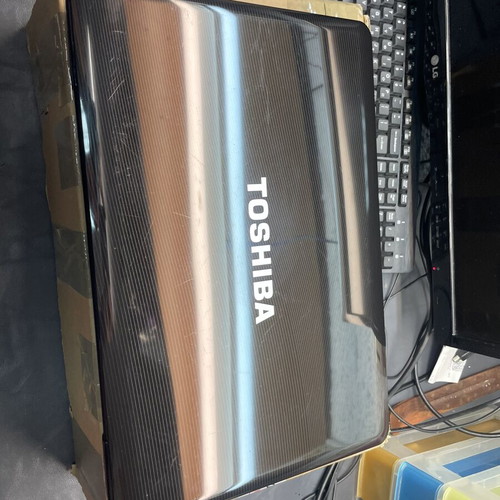 Toshiba Satellite L505-13E laptop 15.6 inch Windows 10 Pro