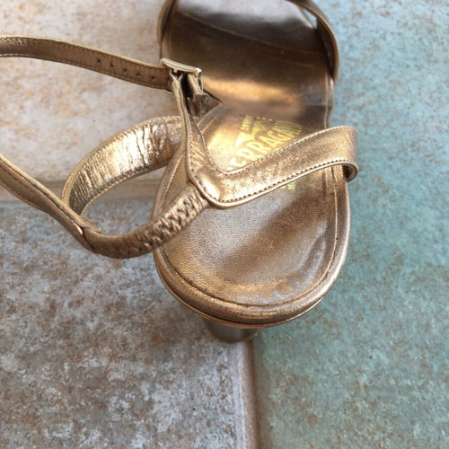 Salvatore Ferragamo pumps slightly used, size 37