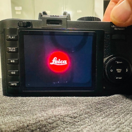 Leica X2 κάμερα μεταχειρισμένη με φορτιστή, grip, λουρί και δύο μπαταρίες