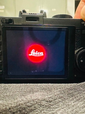 Leica X2 μεταχειρισμένη με μπαταρία, φορτιστή, camera grip και λουρί