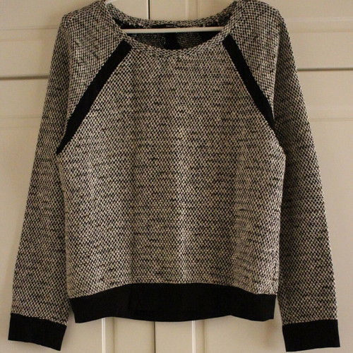 Blouse like new, black and white, sizes S and M