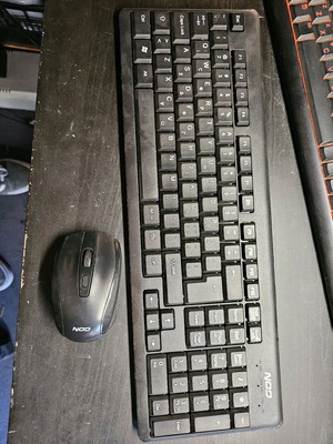 Ποντίκι και πληκτρολόγιο σετ Nod ασύρματα με usb stick λειτουργικά χωρίς τα καπάκια των μπαταριών!