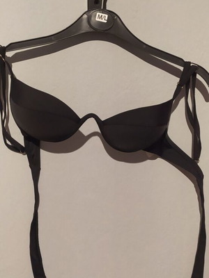 Black bikini top like new with underwire support