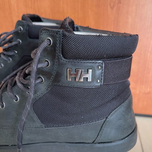 Μπότες Helly Hansen μεταχειρισμένες, αδιάβροχες, μέγεθος 43, μαύρες