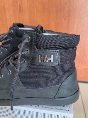 Μπότες Helly Hansen μεταχειρισμένες, αδιάβροχες, μέγεθος 43, μαύρες