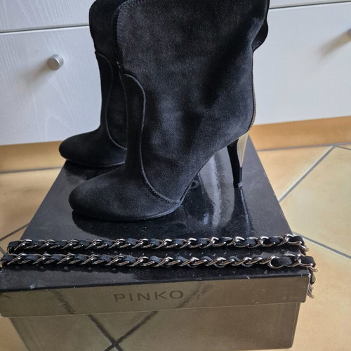 Pinko Women's High Ankle Boot like new, suede, black, size 37