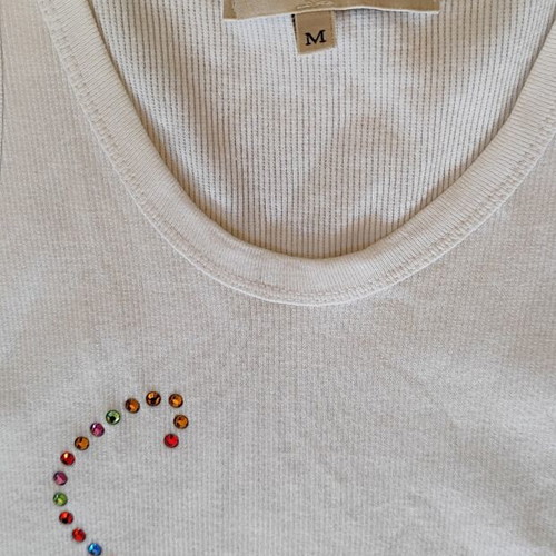 Stenia sleeveless top medium with colorful rhinestones and floral lace trim like new