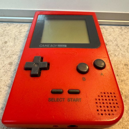 Nintendo Game Boy Pocket red used, tested working