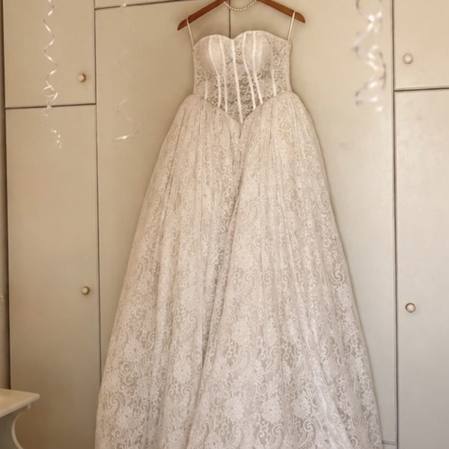 Melia Wedding Dress lace gown like new, size S