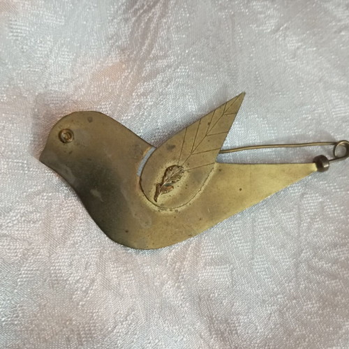 Vintage bronze brooch pin