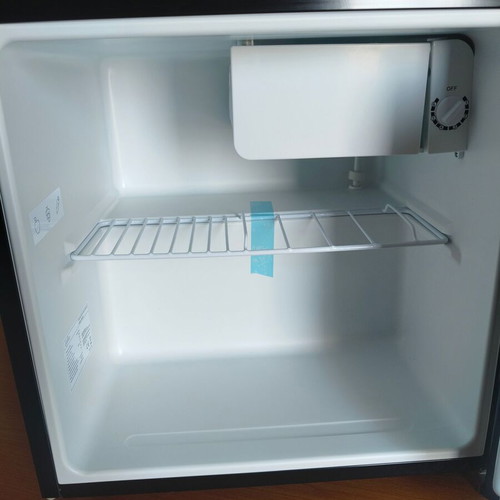 Mini bar fridge like new, single door