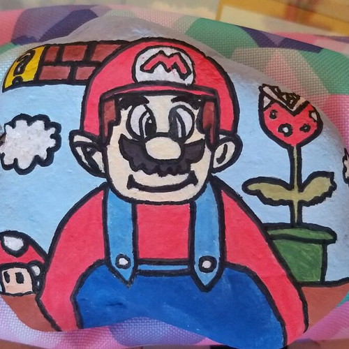 Διακοσμητική πέτρα με τον Super Mario καινούργια, ζωγραφισμένη με τέμπερες