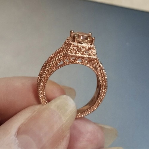 Elegance rose gold ring with yellow stone, size 18 mm