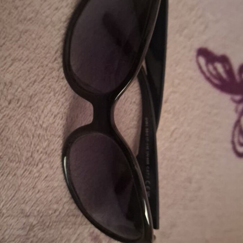 Women's fashion sunglasses new, black with zircon and engraving