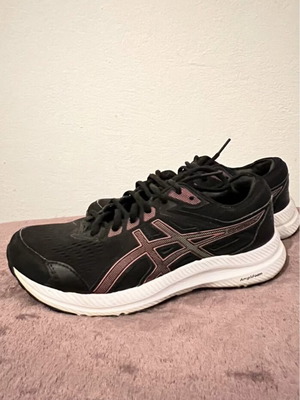 Asics γυναικεία αθλητικά παπούτσια μέγεθος 37 μεταχειρισμένα, μαύρο-μωβ