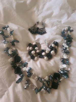 Faux Bijoux set of three pieces like new, white and blue