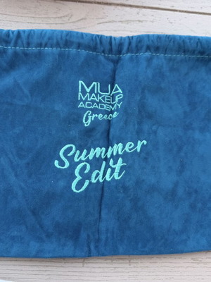 Mua makeup bag like new