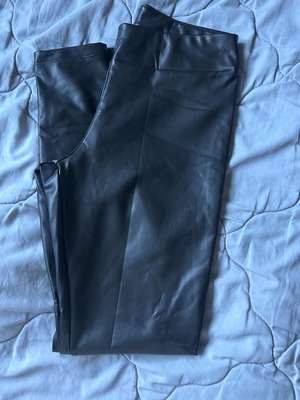 Black faux leather leggings like new, size small 36-38