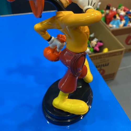 Disney Parade Indiana Goofy figure by DeAgostini