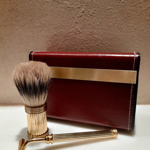Vintage luxury shaving set like new with leather case