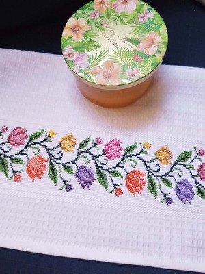 Set of three embroidered kitchen towels, 100% cotton