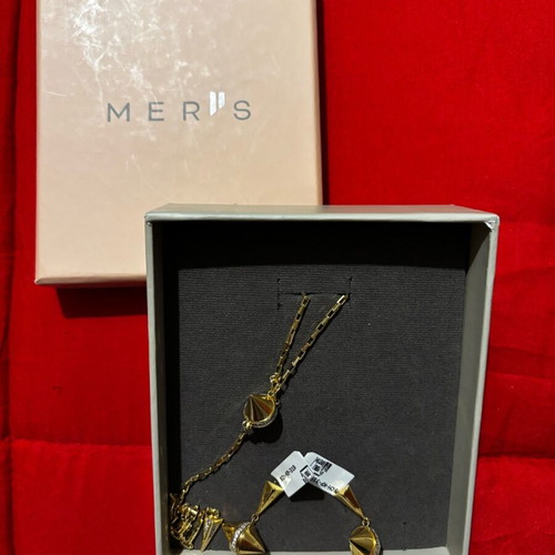 Mer's gold-plated jewelry set new, necklace and 2 earrings