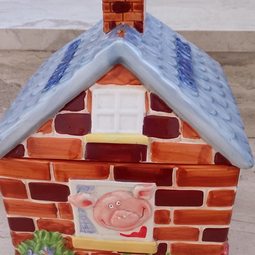 Three Little Pigs Cookie Jar used by Rayware