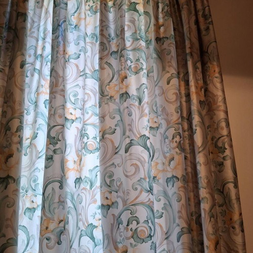 Curtain set like new, 2.5x1.6 meters per panel