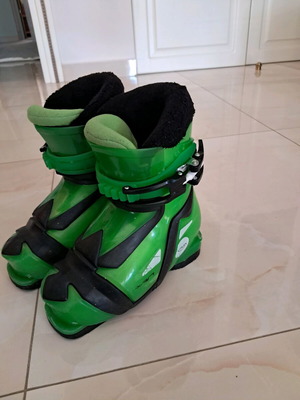 Elan children's ski boots used