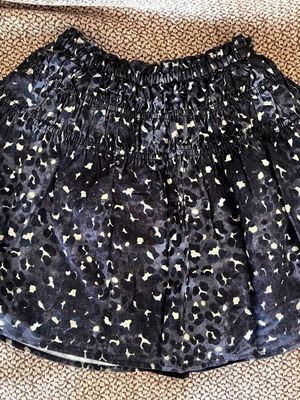 Zara girls' skirt bermuda size 13-14 like new