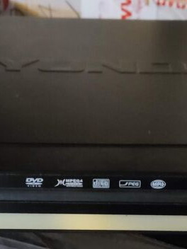 Hyundai HHD 3931 DVD player like new with blue LED lighting
