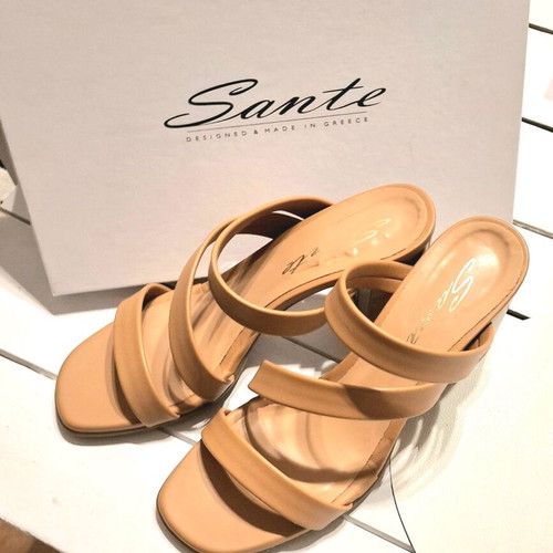Sante sandals size 40 like new, tan with wooden heel