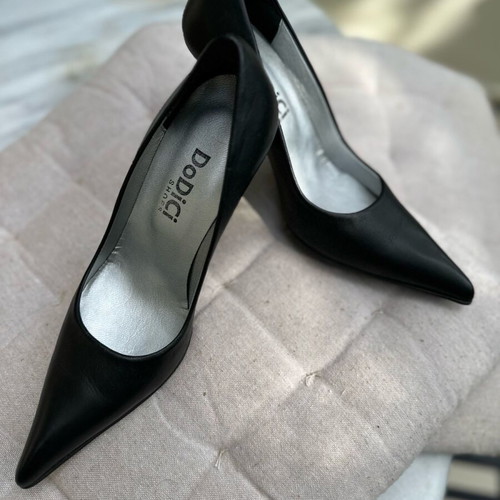 Dodici leather pumps black size 36 like new