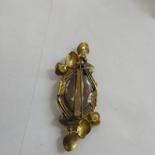 Vintage Authentic Brooch 1930-1950 Used, Brass & Natural Sardonyx