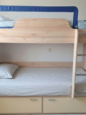 Bunk bed with two drawers, no mattresses