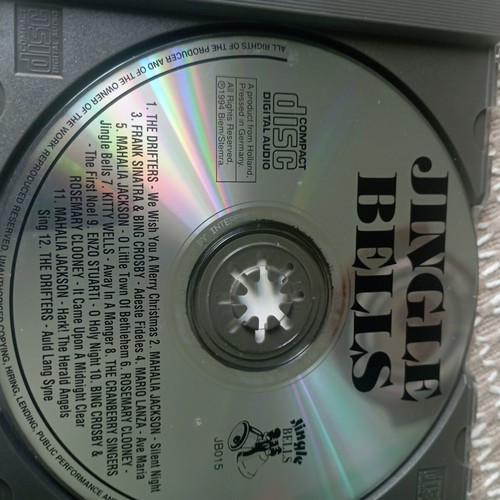Jingle Bells CD like new with Christmas songs by legendary voices