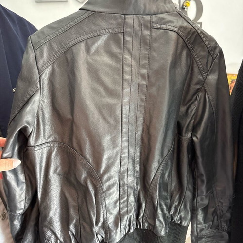 Only women's leather jacket black like new, size L