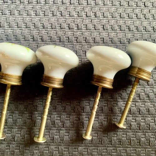 Set of 4 vintage '70 porcelain knobs used with floral decor