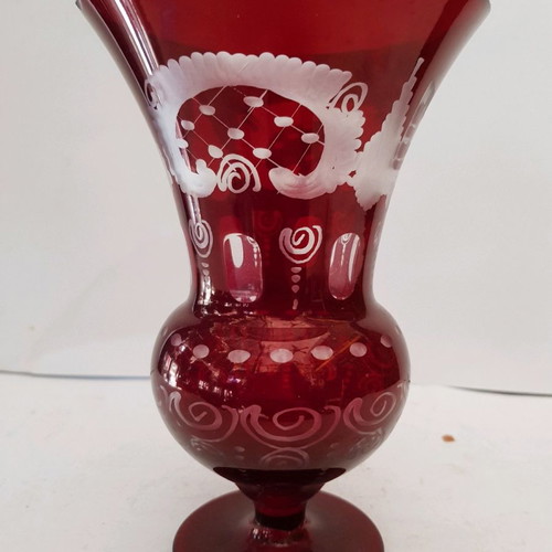 Flower vase used, height 16 cm, diameter 11 cm