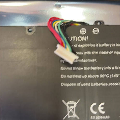 Medion Akoya laptop battery new, model L18M3PF7, 45Wh, 11.55V