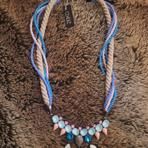 Handmade 210KD necklace new, beige and blue