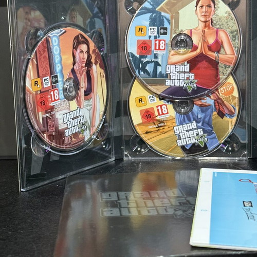 Grand Theft Auto V PC Big Box with 7 discs and art