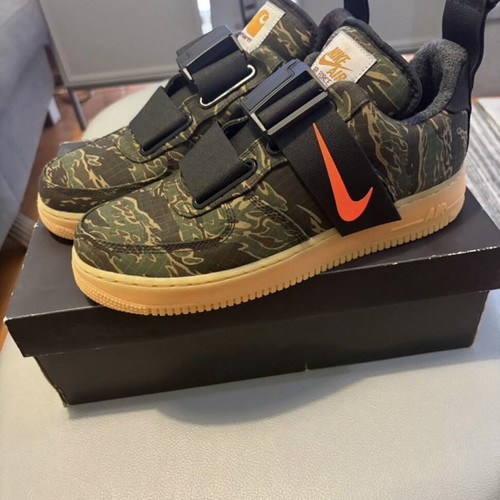 Nike and Carhartt collaboration sneakers dead stock, size 44