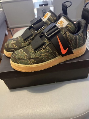 Nike and Carhartt collaboration sneakers dead stock, size 44