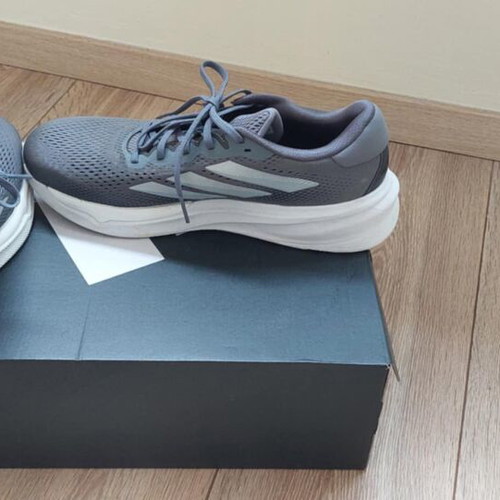 Adidas Supernova Stride athletic shoes like new, gray, size 46 2/3